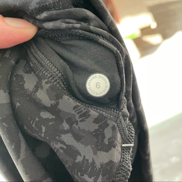 $4.99 Shipping! Lululemon WU HR Tight 25" Lux - Picture 7 of 7